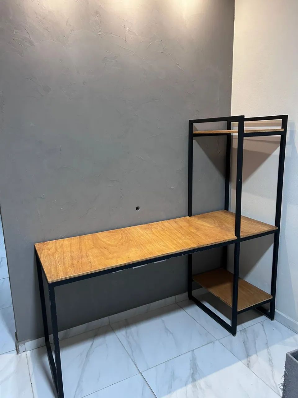 Computer Desk447449673185382400