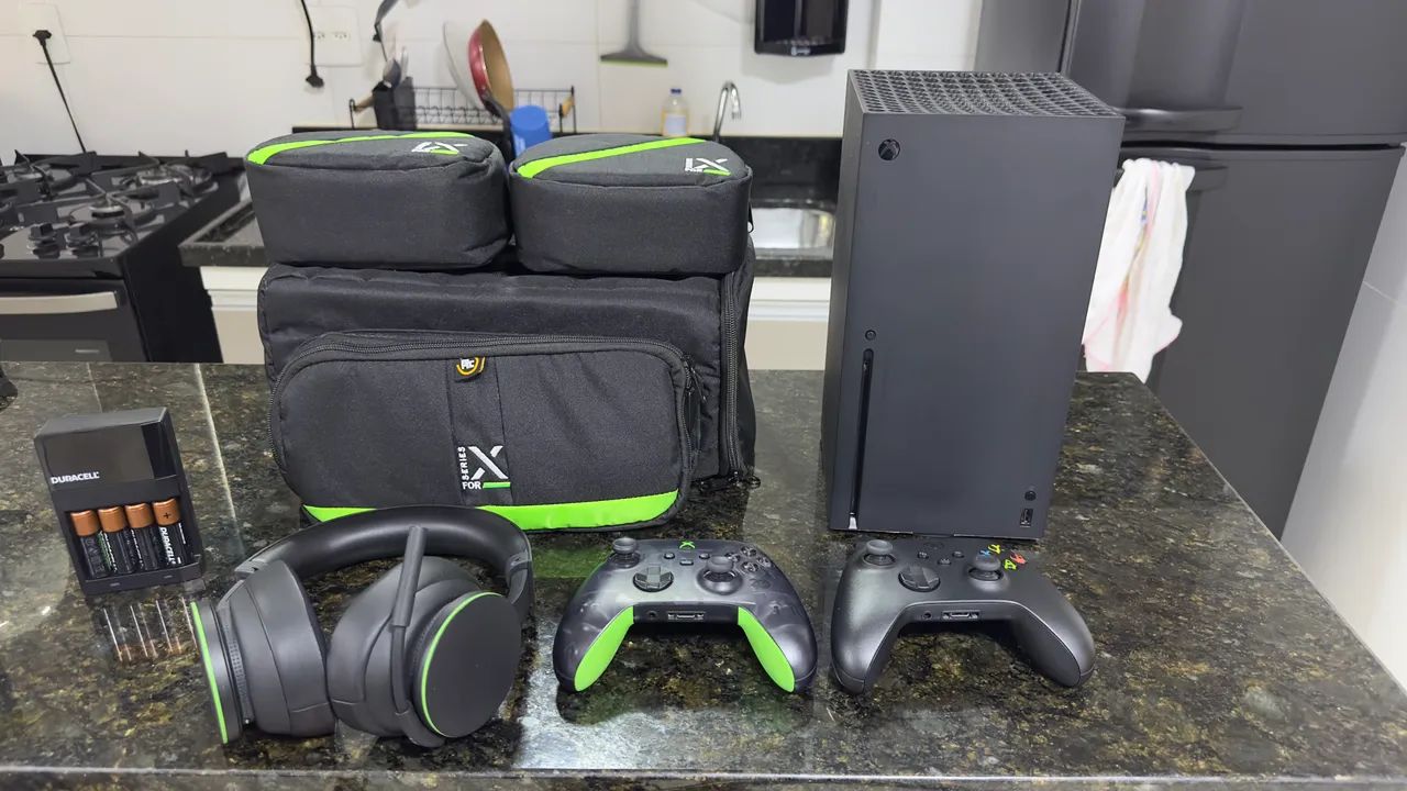 Xbox Series X 1TB + 2 Controles + Headset + Acessórios + Kit Completo