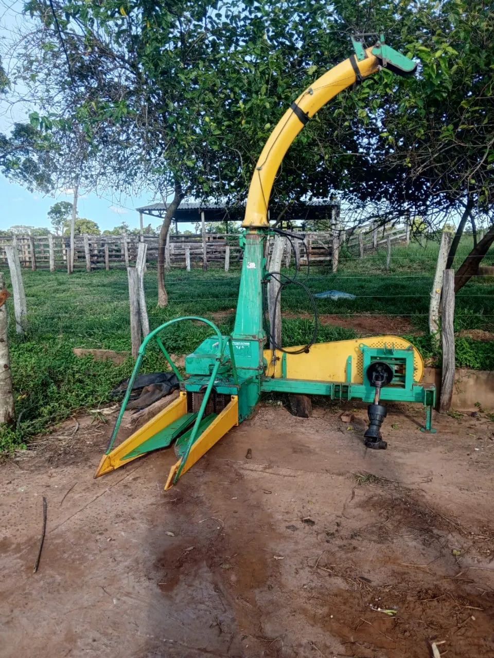 Ensiladeira jf c120