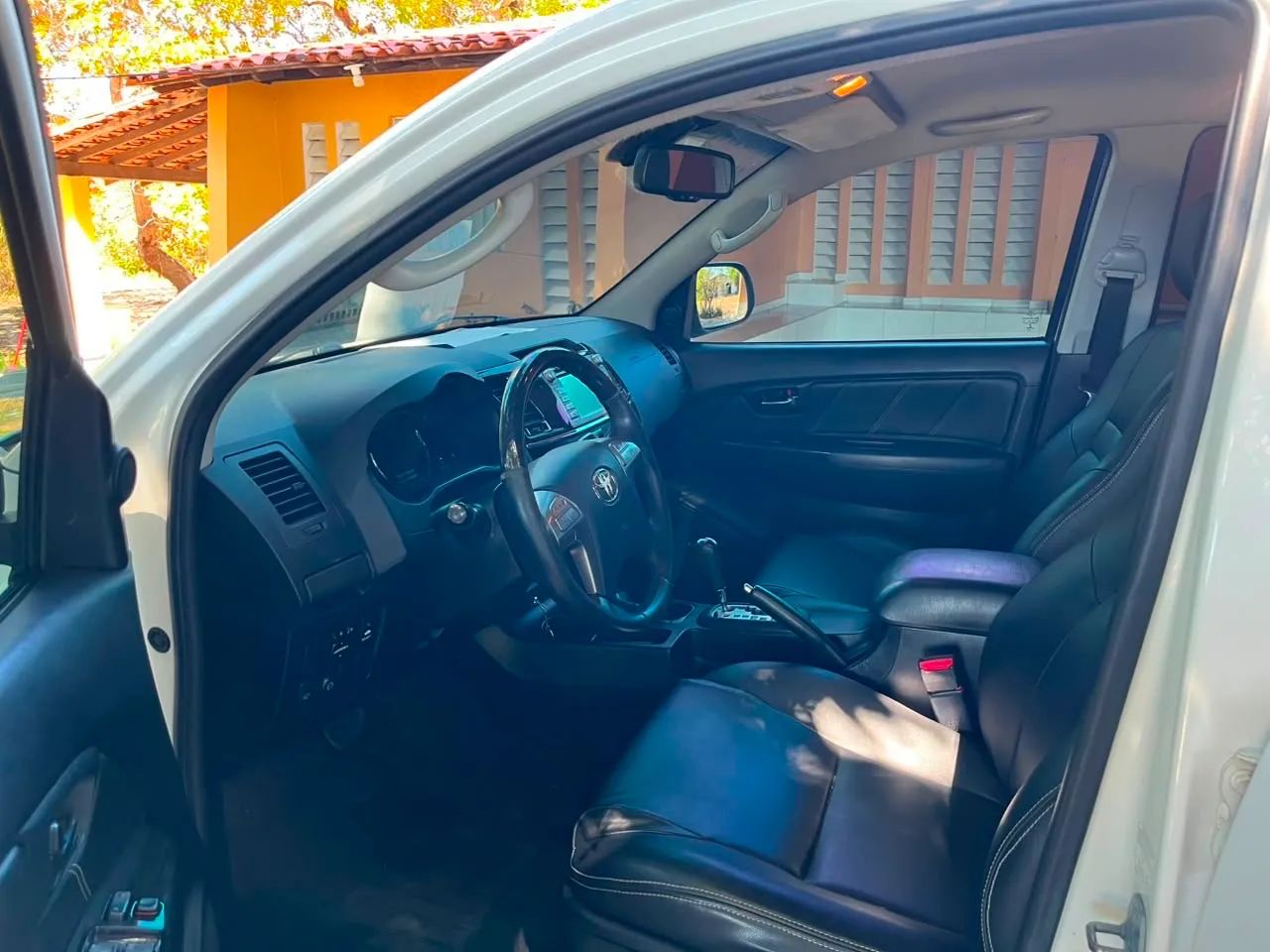Toyota Hilux CD SRV D4-D 4X4 3.0 TDI DIES 2015