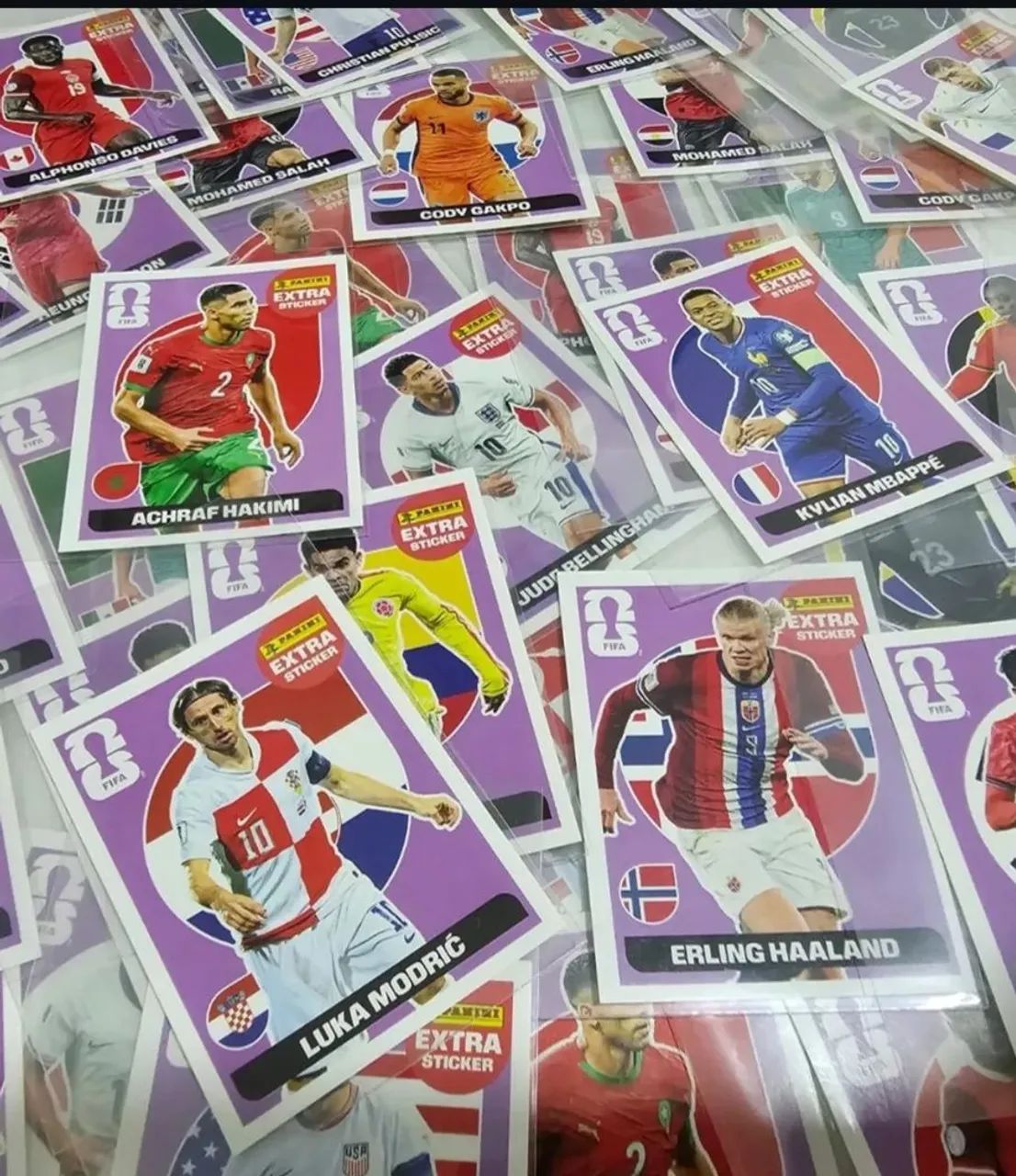 Figurinhas Legends / Extras Copa 2026 - Ouro, Prata, Bronze e Bordô - Foto 2