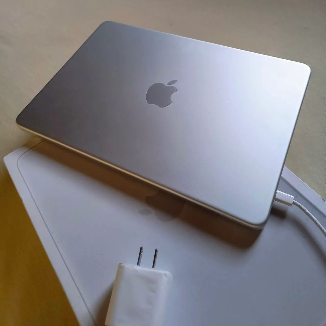 MacBook Neo prata 8/256gb