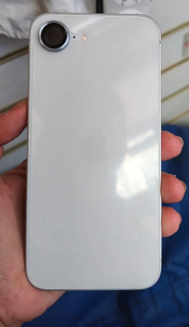 iPhone 16E