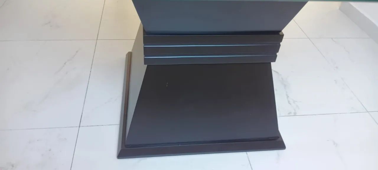 MESA COM 6 CADEIRAS E APARADOR: TAMPO DE VIDRO E CONSERVADA - Foto 2