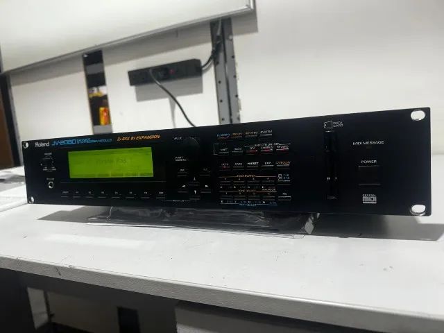 Módulo Roland JV2080 - Instrumentos musicais - Porto Grande, São