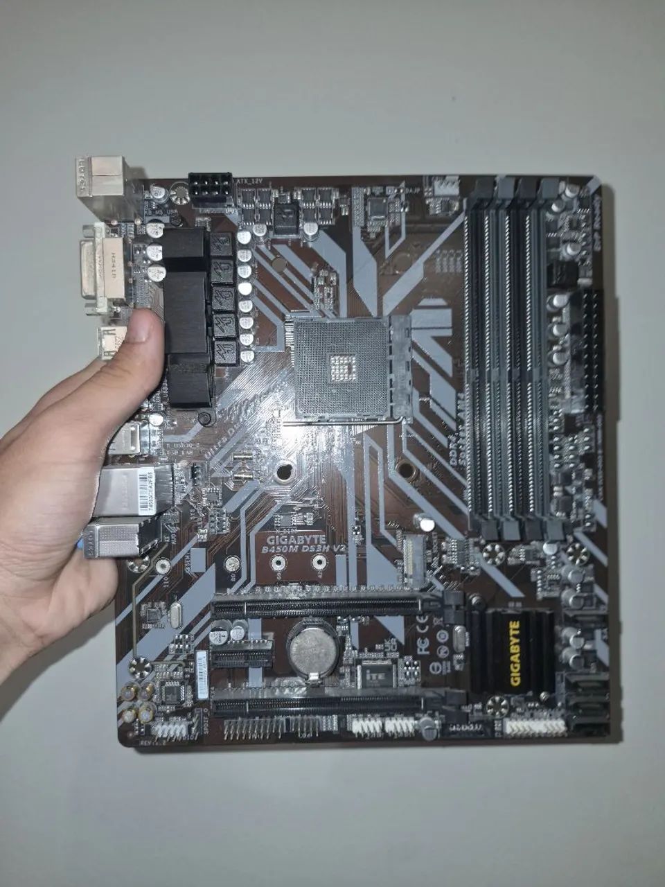 PLACA MÃE GIGABYTE B450M