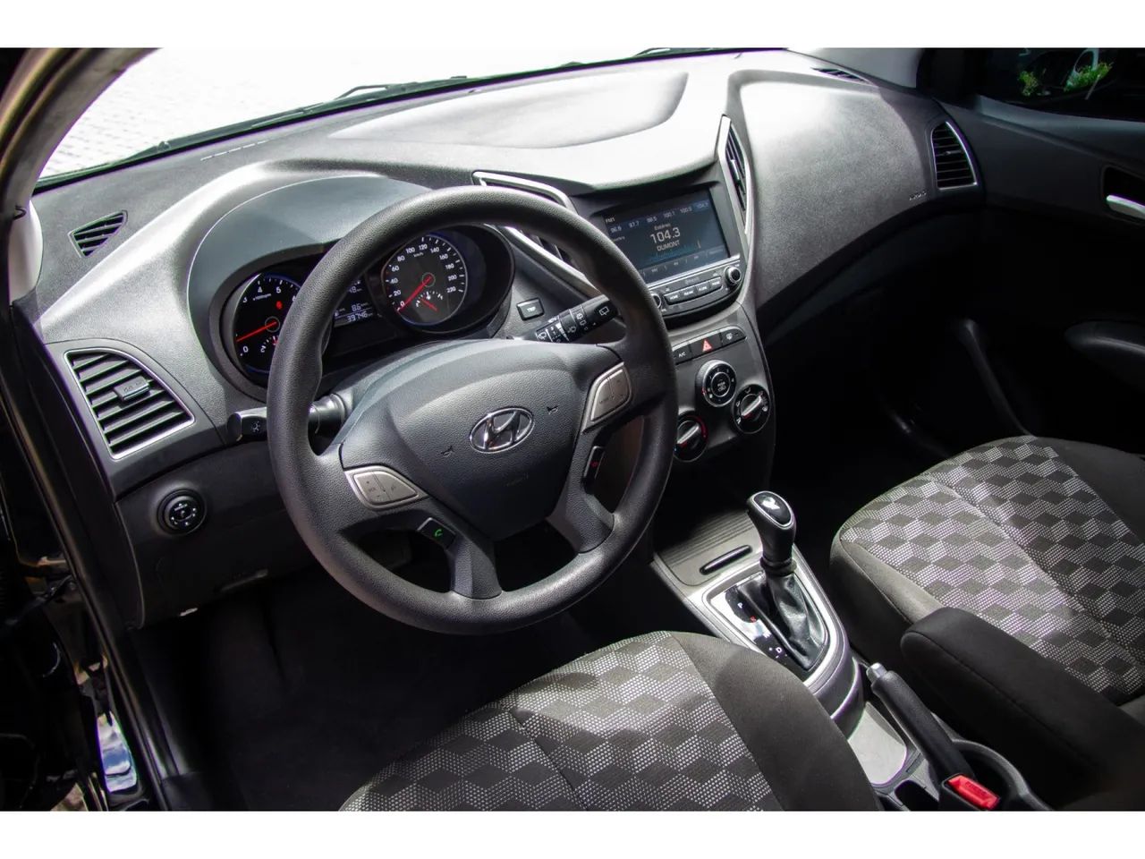 Hyundai HB20 C.Style/C.Plus 1.6 Flex 16V Aut., foto 9 de 16