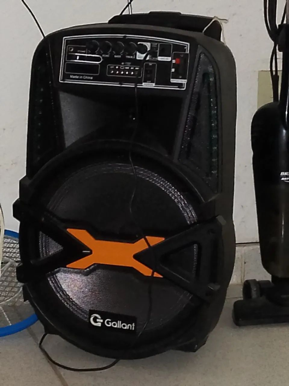 Caixa de som ,com bluetooth entrada USB e microfone  - Foto 2