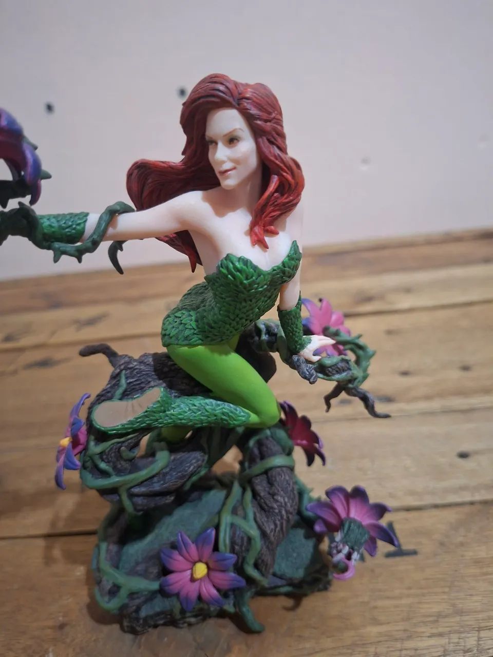 HERA VENENOSA Iron Studios  - Foto 2
