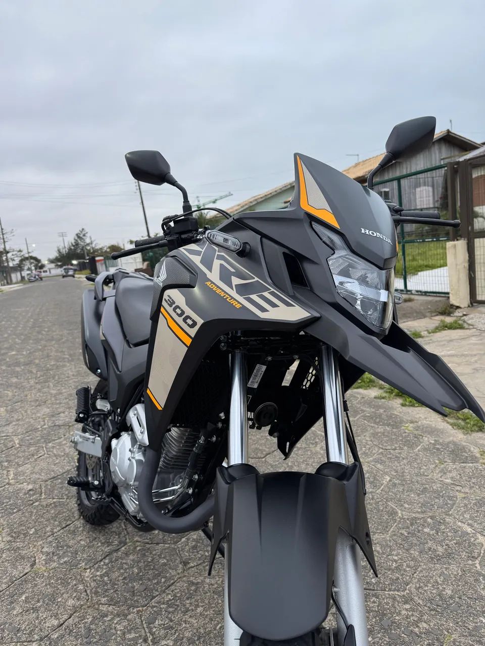 XRE 300 Adventure 2023 impecável com 7.000km