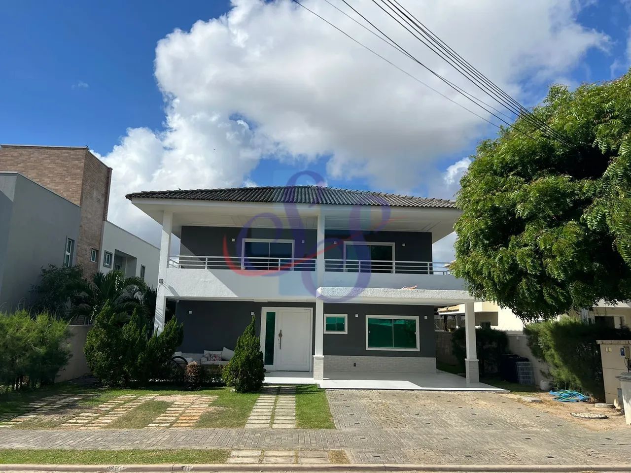 Casa mobiliada e nascente no Alphaville Eusébio com 3 suítes