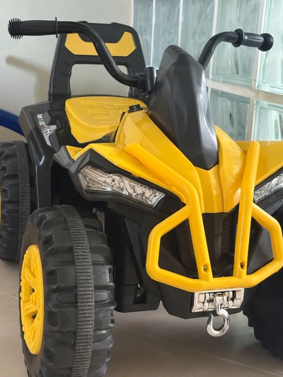 Carro elétrico infantil 