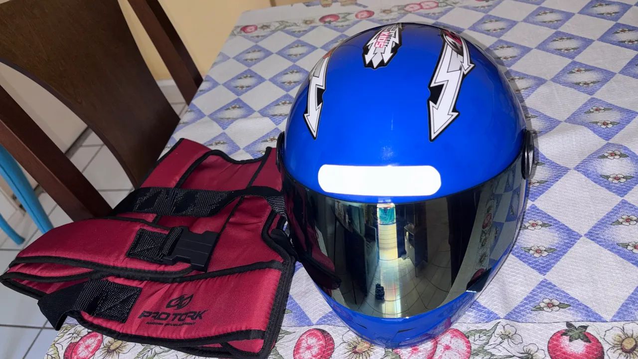 Capacete infantil e colete  - Foto 3