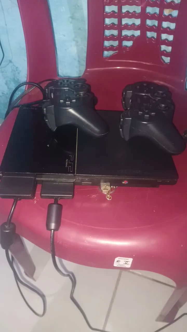 Vendo PS2 funcionando direitinho 400$