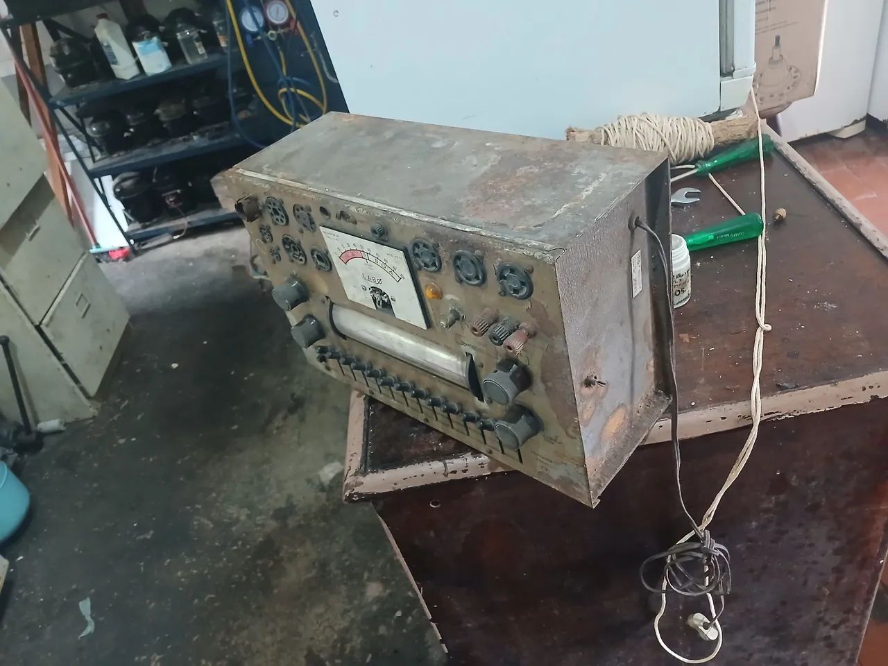 Testador de válvulas antigas