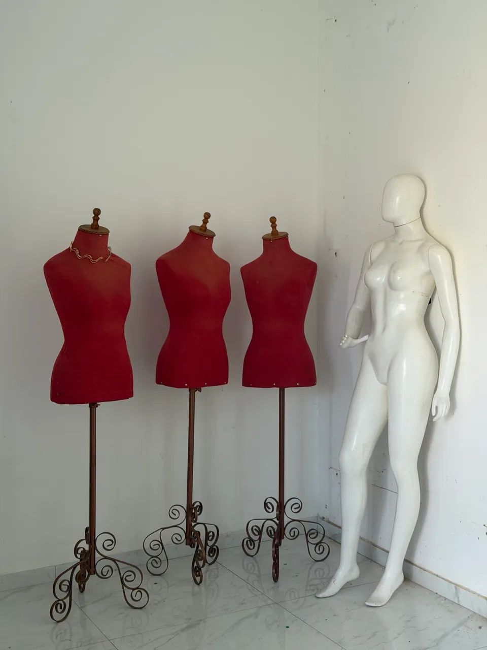 Vendo 4 manequins por 200 reais - Foto 4