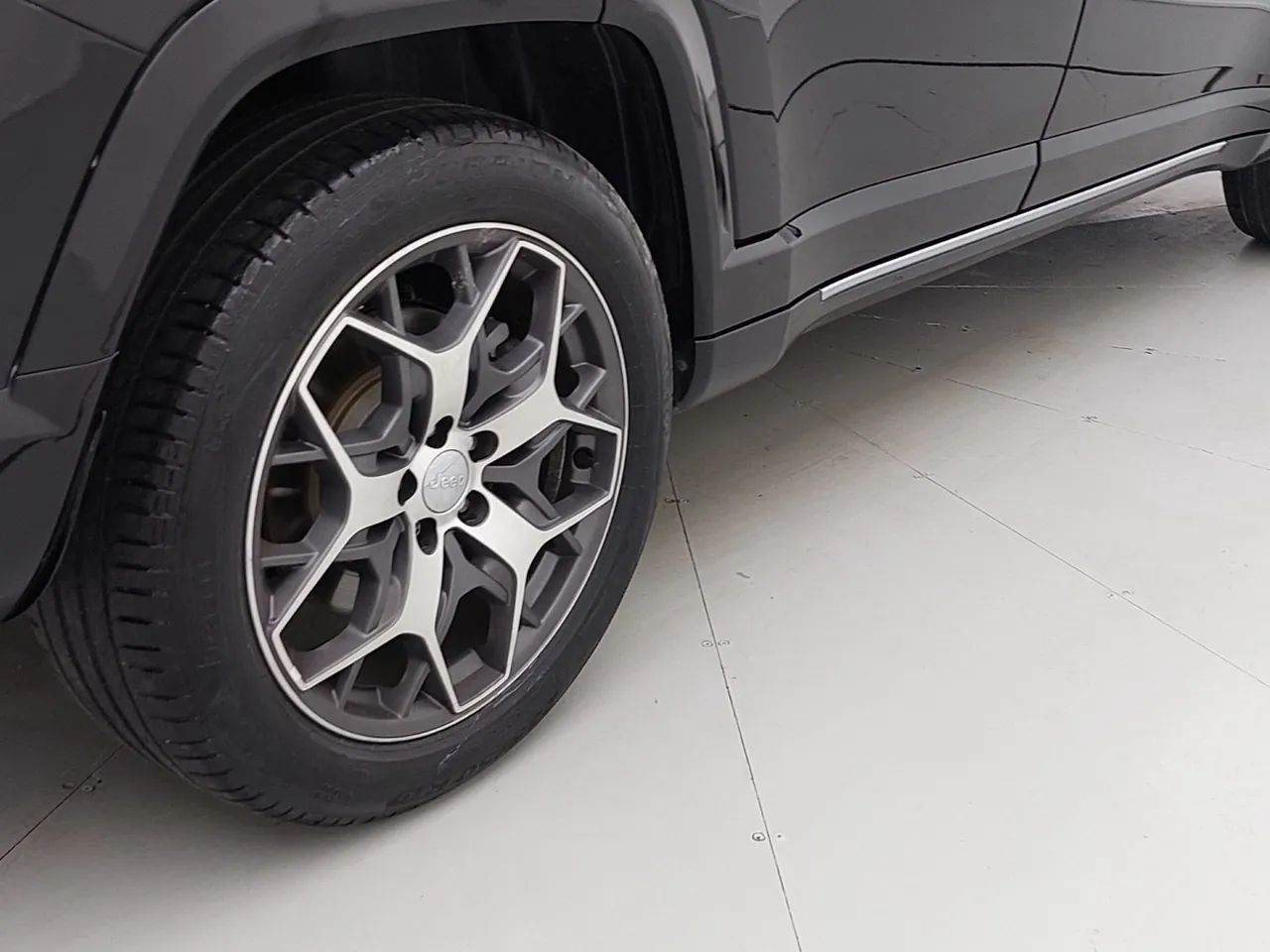 Jeep Commander Overland T270 1.3 TB Flex Aut., foto 14 de 18