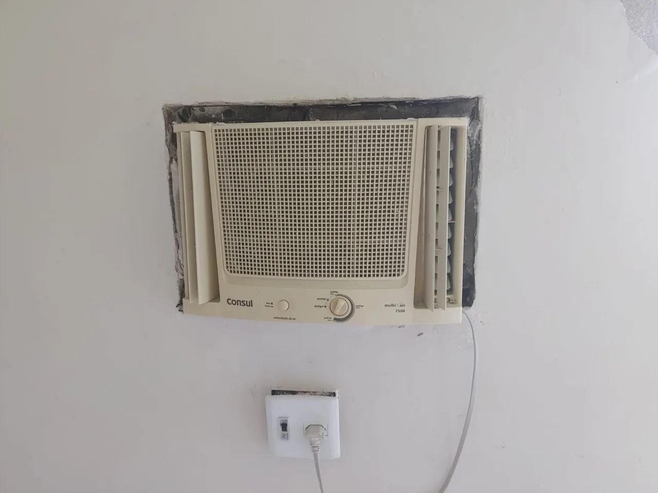Ar Condicionado Cônsul 7500 btus 