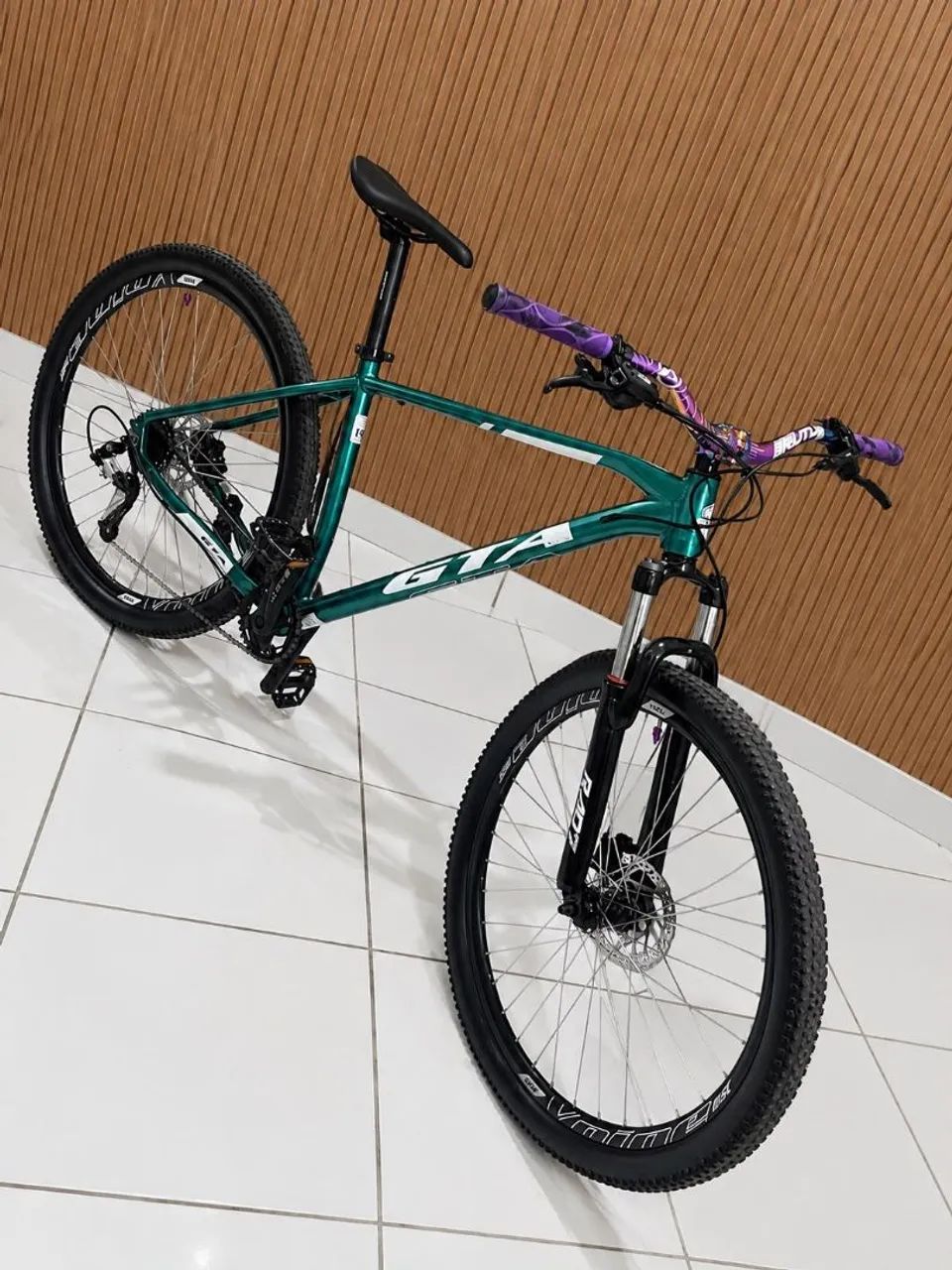 Vendo bike aro 29 com nota estado de zero 