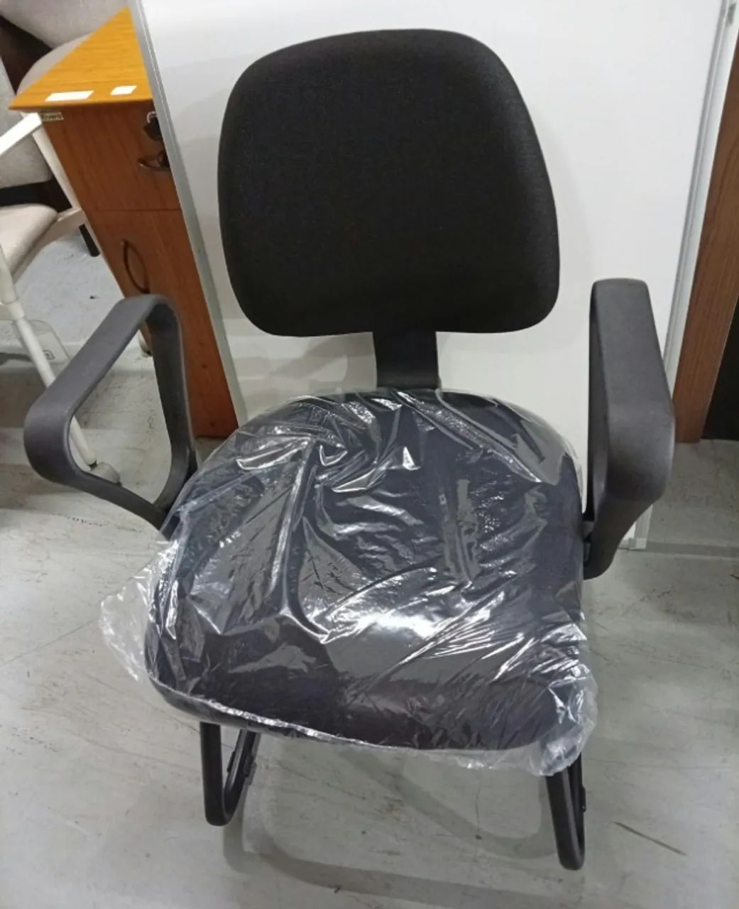Cadeira Fixa Flexform Para Escritório Modelo Ski - Foto 3