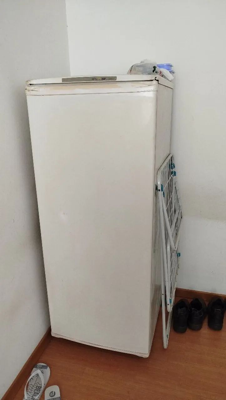 GELADEIRA EM ÓTIMO FUNCIONAMENTO - Foto 2