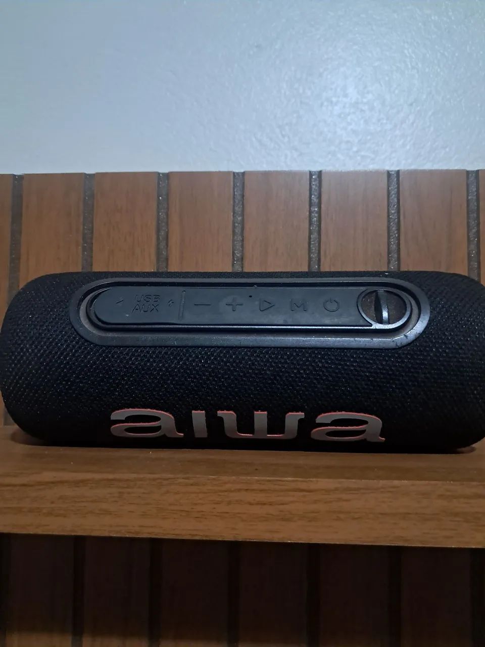 Caixa de som aiwa basa