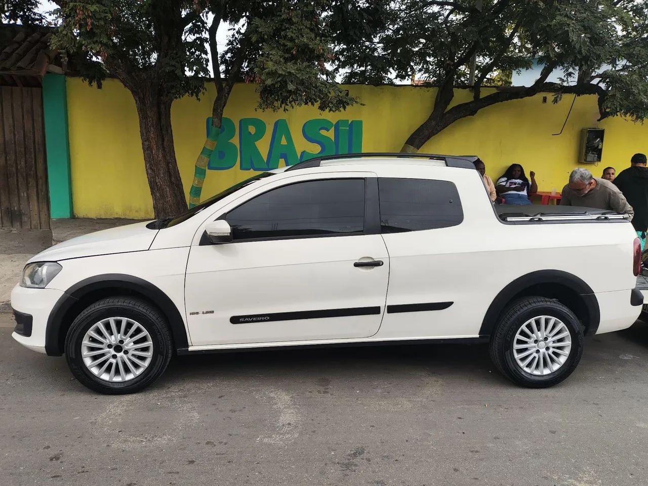 Volkswagen Saveiro Saveiro Highline 1.6 T. Flex 8V CD 2015