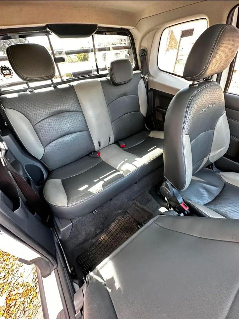 Fiat Strada Adv.1.8 16V Dualogic Flex CD 2015 - Foto 5