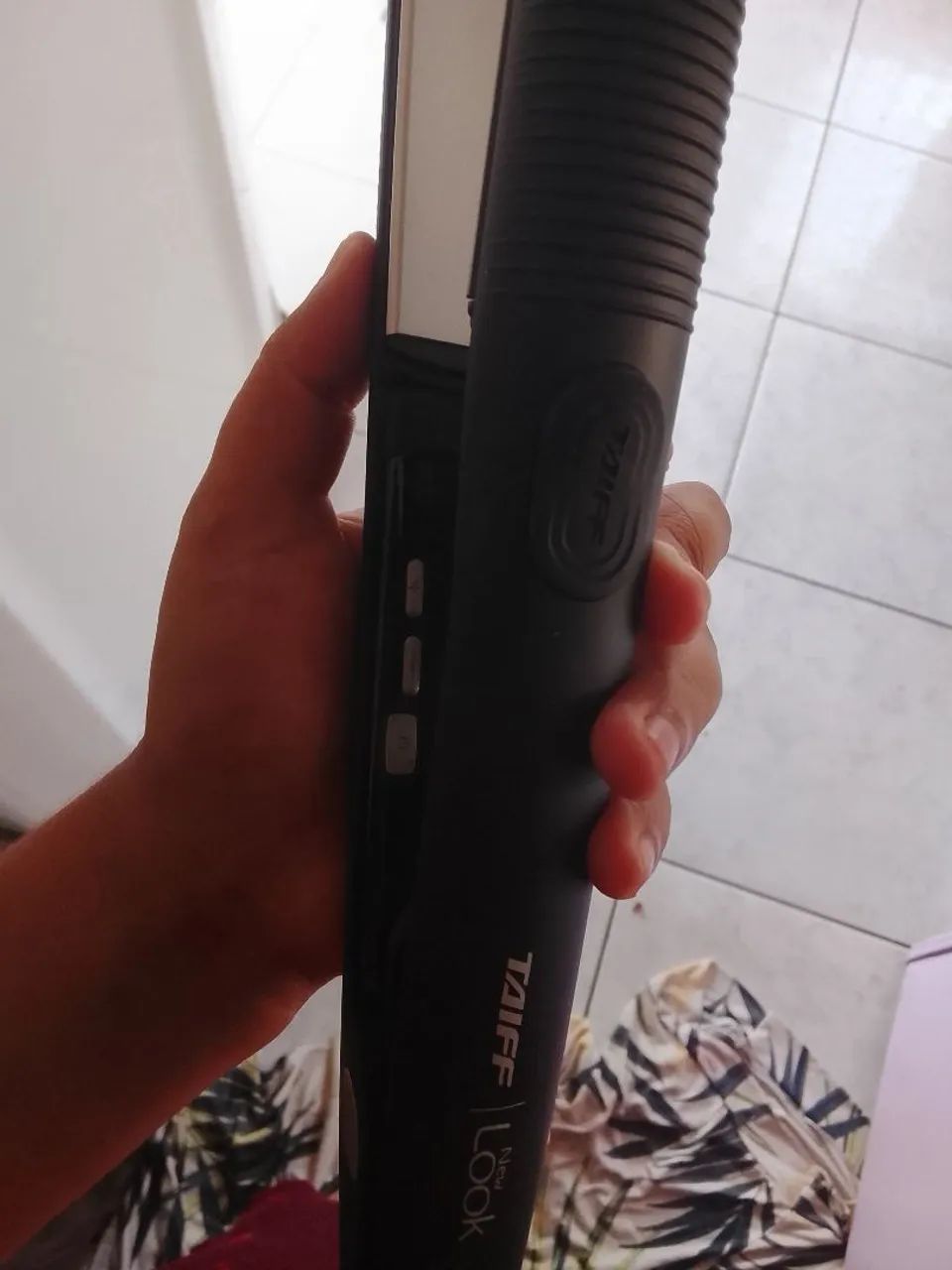 Chapinha de cabelo semi nova 