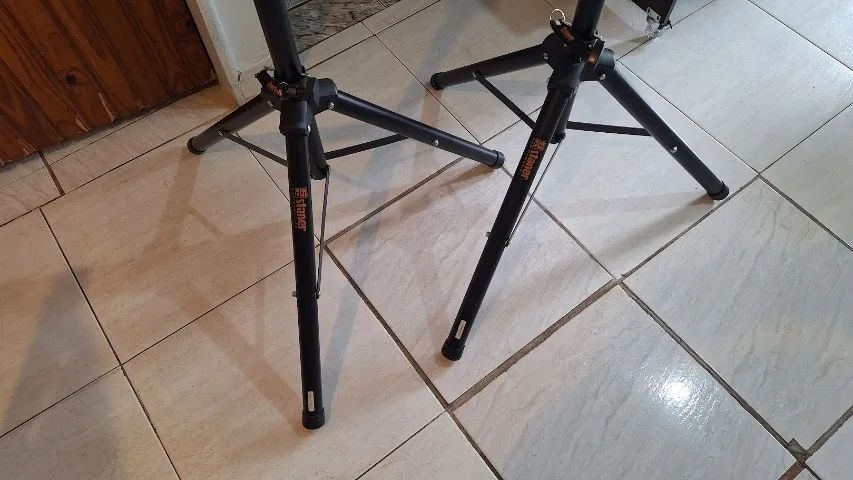 Kit 2 caixas amplificadas Staner SR110A c/ tripé original - Foto 2