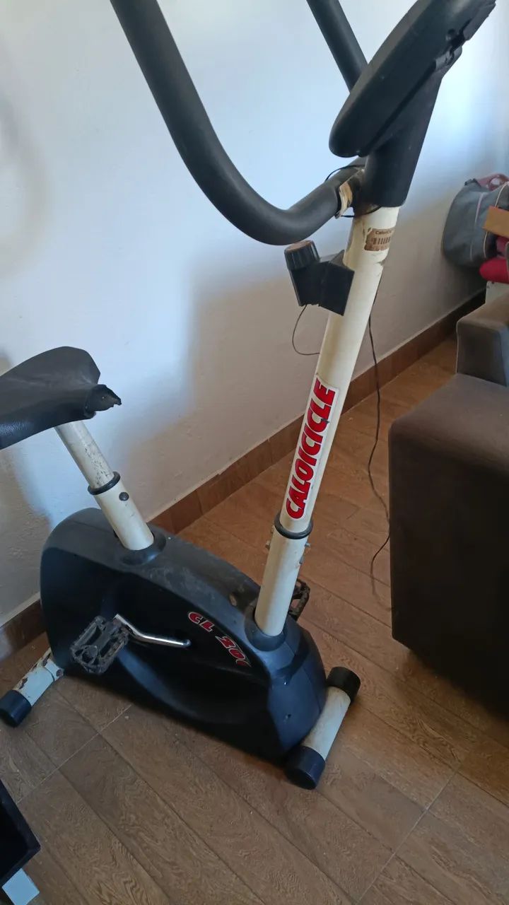 Bicicleta ergométrica precisa arrumar carga - Foto 2