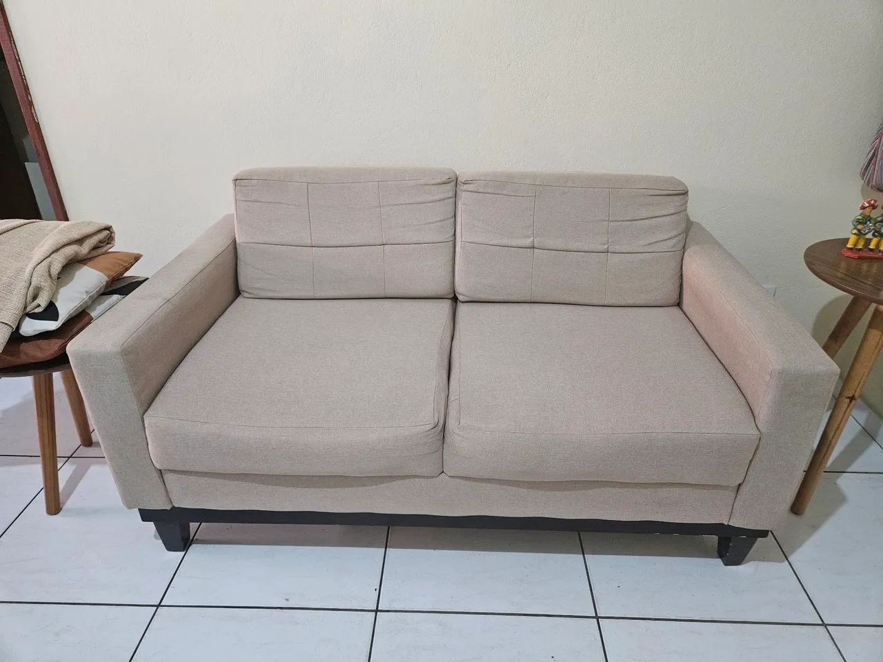 Sofá dois lugares linho bege - Foto 2
