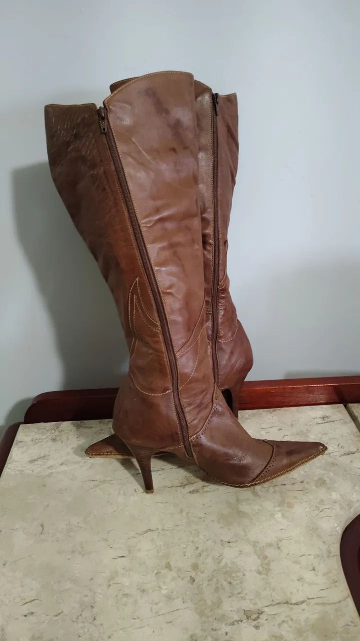 Bota em couro feminina - Foto 2