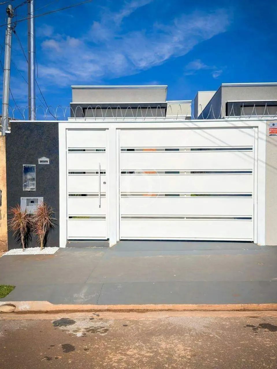 CASA COM 2 SUITES NO RESIDENCIAL OLIVEIRA