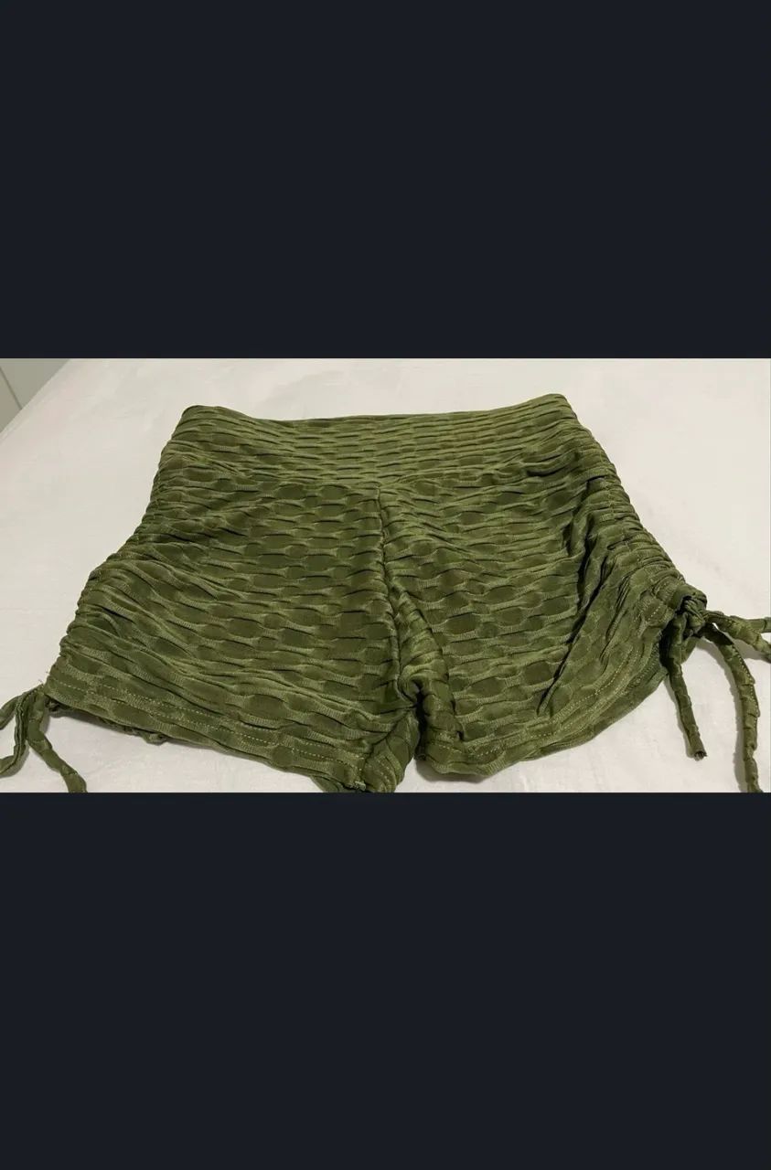 Short empina bumbum academia 