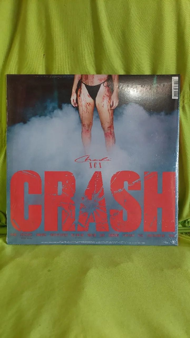 LP CRASH - Charli XCX (Vinil importado e lacrado) - Foto 2