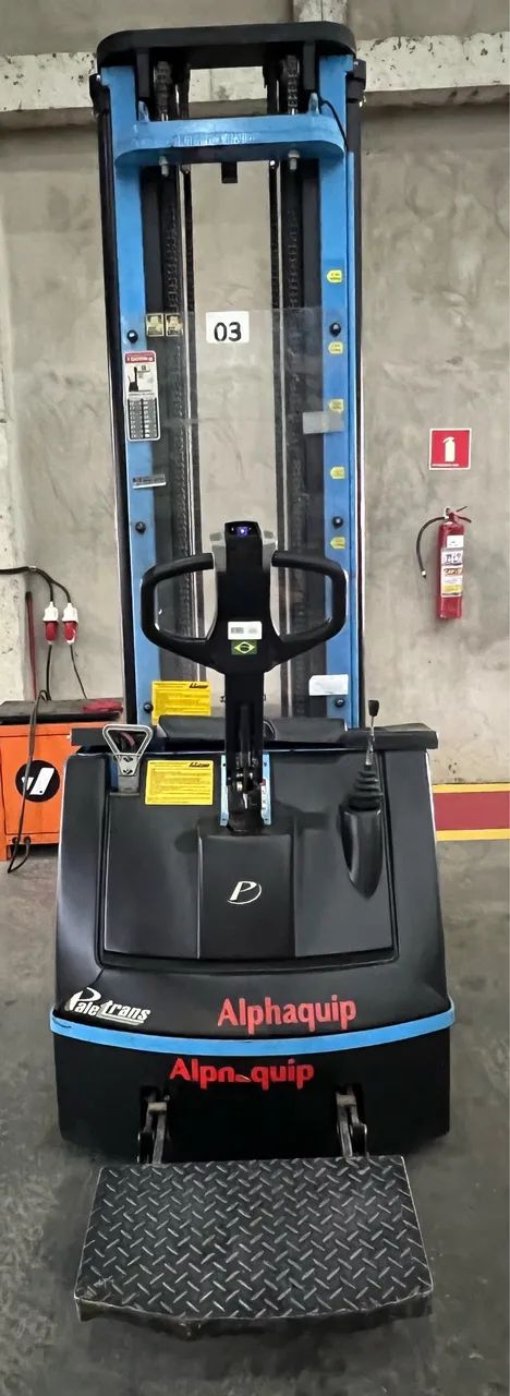 Empilhadeira elétrica tracionaria Paletrans (usada) - Foto 2