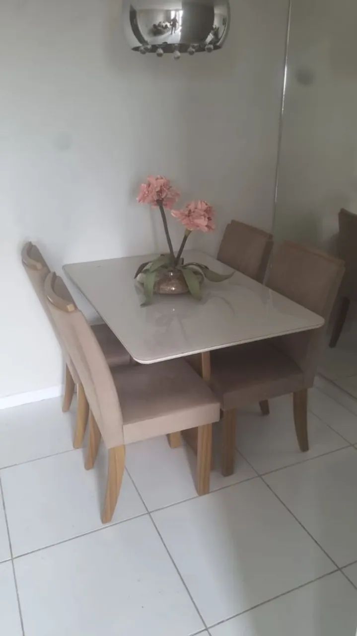 Mesa com 4 cadeiras  - Foto 2