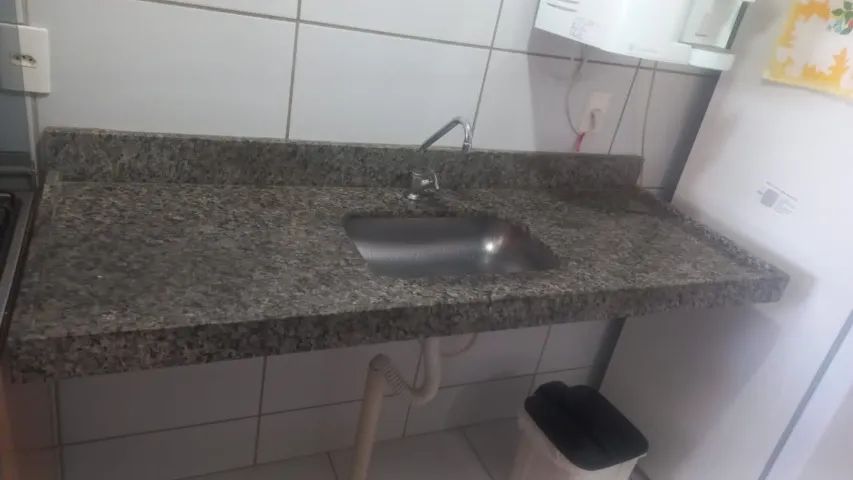 Bancada de granito (um metro e meio) com cuba de inox . Cajazeiras - PB