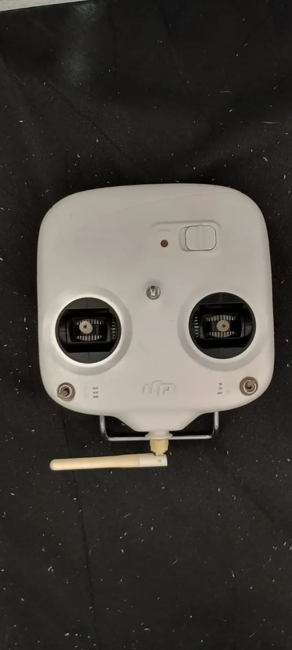 Drone Phantom 1(funciona) usado portinha da bateria quebrada e 1esc não acende - Foto 4
