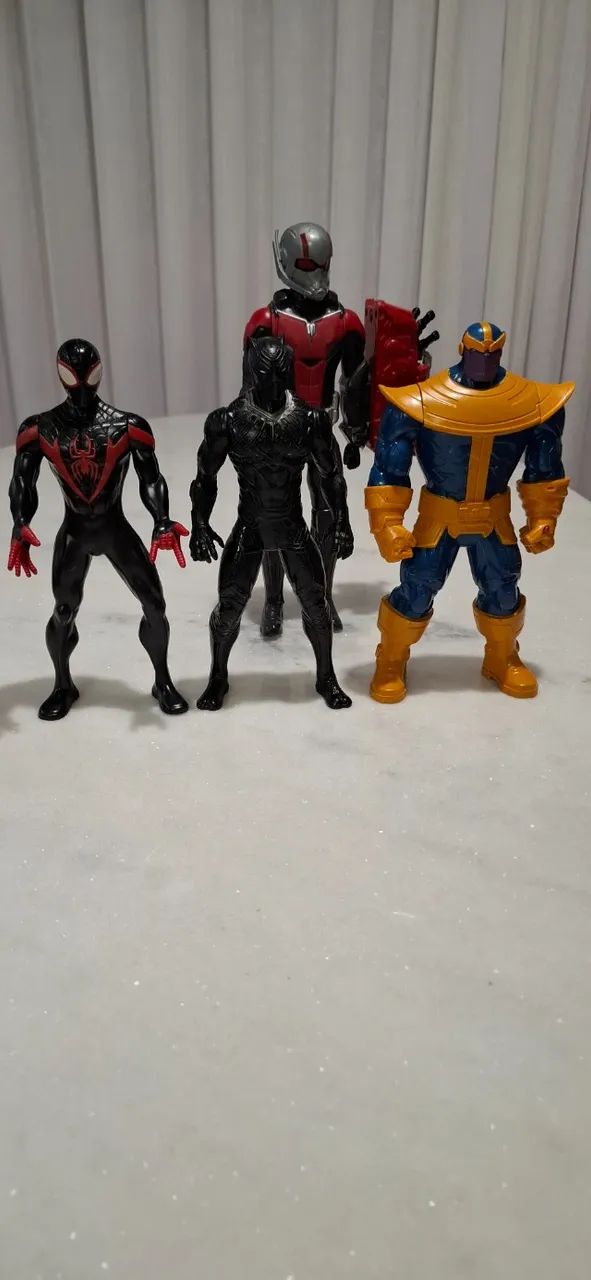 Kit 4 bonecos Marvel