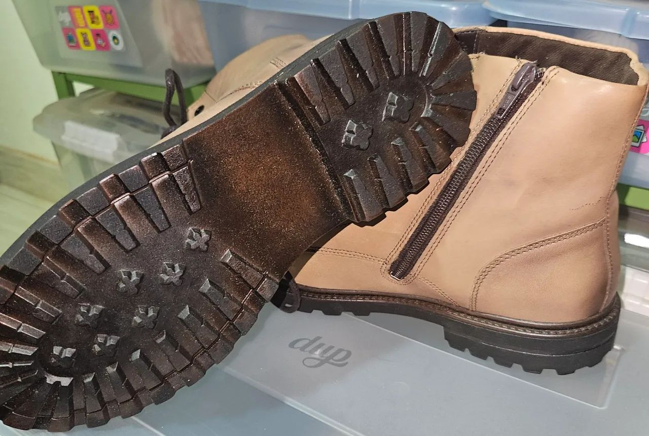 Bota Coturno de Couro Colcci - Foto 3