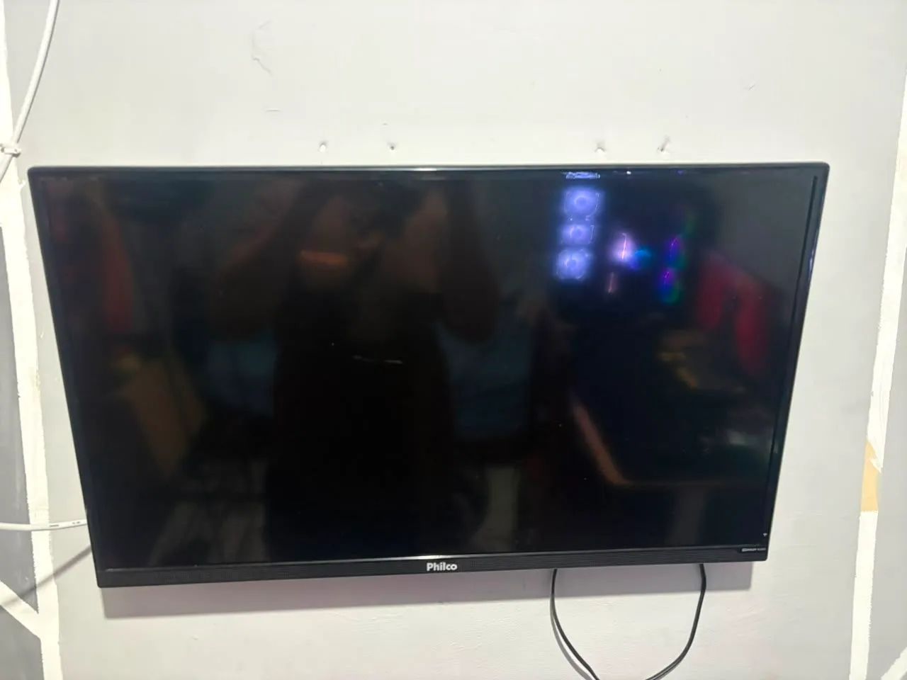 Tv philco 32 polegadas praticamente nova
