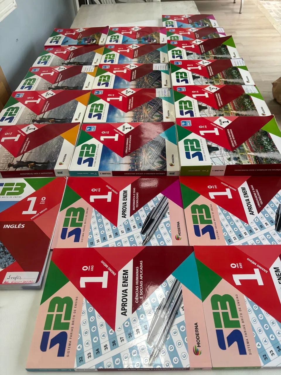Livros Farias Brito 1ano de ensino médio semi novos com algumas paginas usadas  - Foto 2