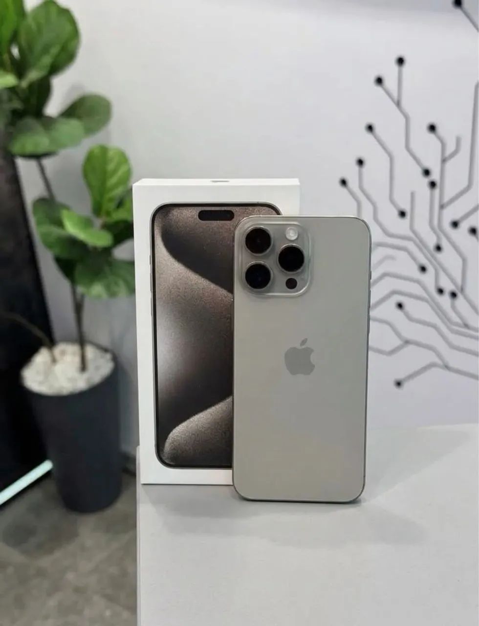 iPhone 15 Pro Max 256gb - Natural Titanium  - Foto 2