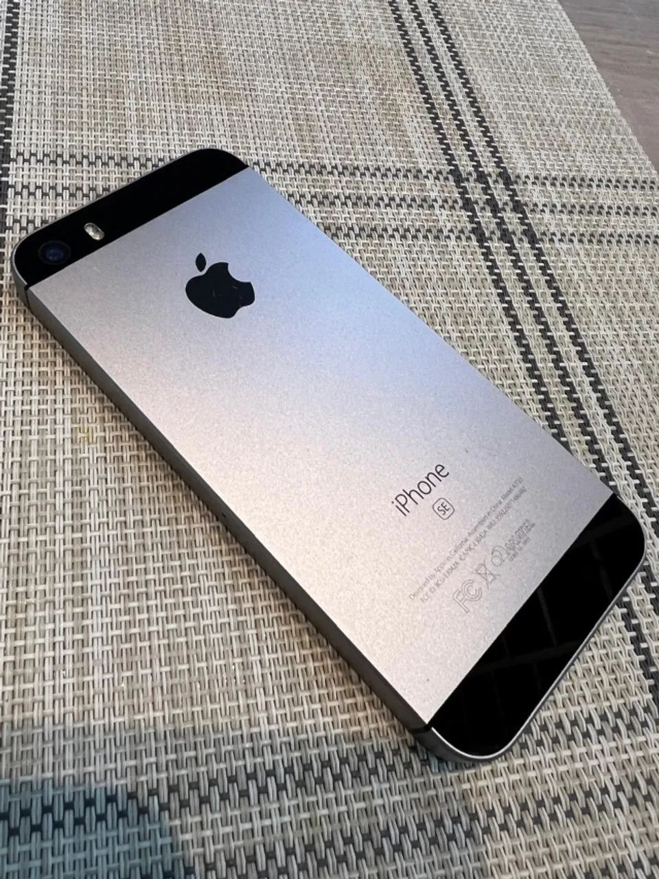 Iphone Se 16 Gb Cinza-espacial (Usado) - Foto 2