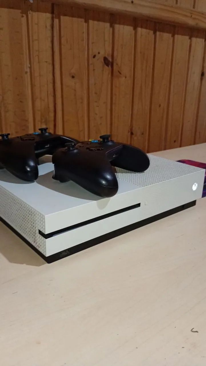 Vendo Xbox one s 2 controles - Foto 5