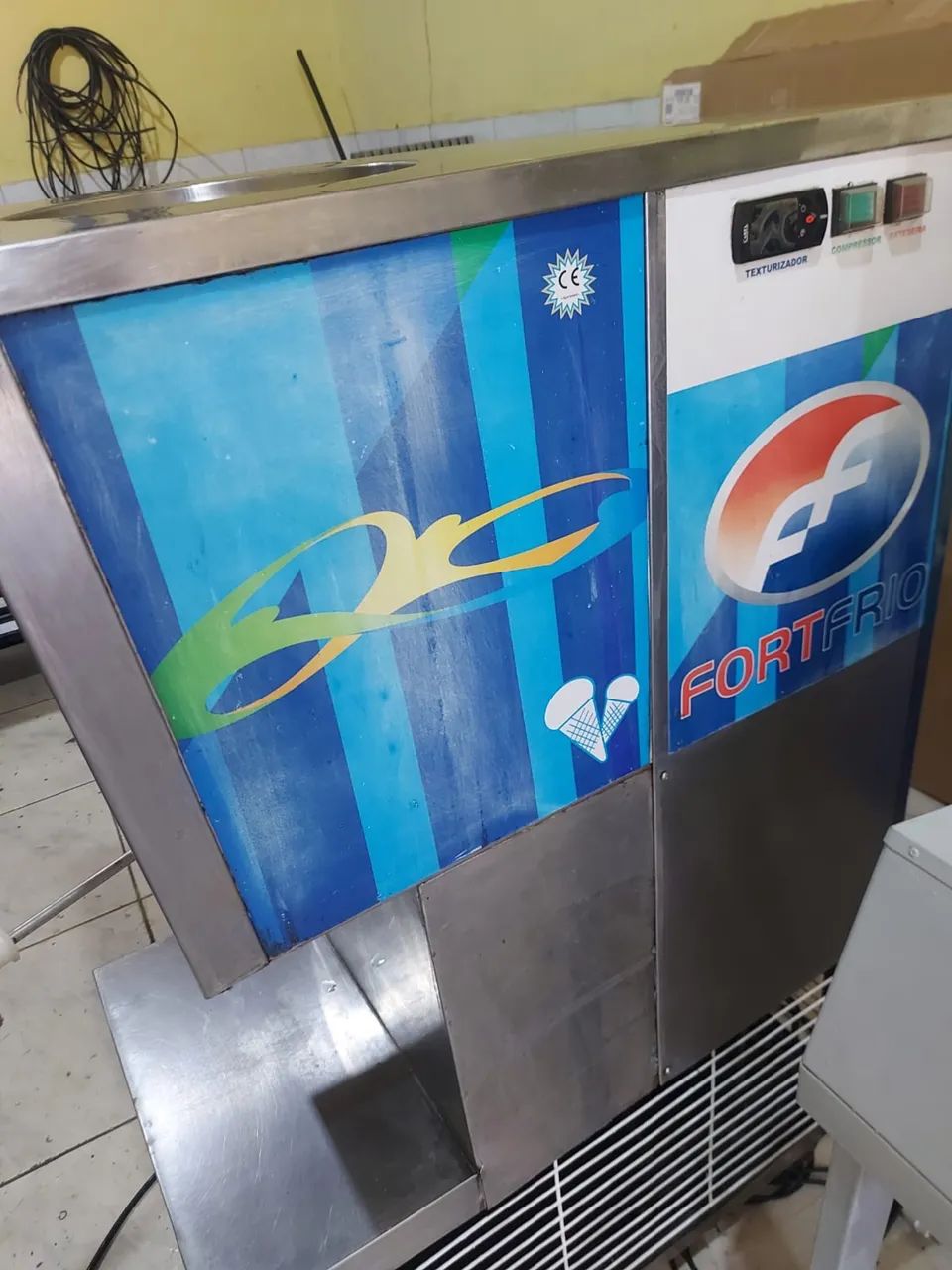 Máquina de sorvete FortFrio V16 praticamente zero - Foto 4
