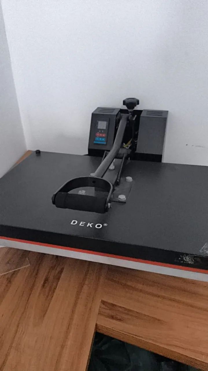 Prensa plana Deko 40x60 127V Usada