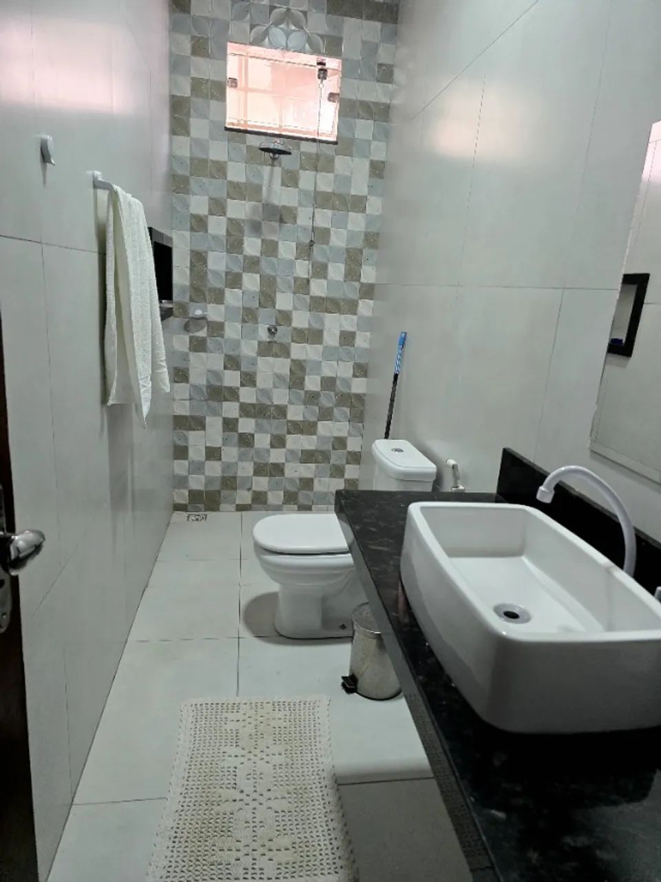 Vende-se casa espaçosa e moderna  - Foto 2